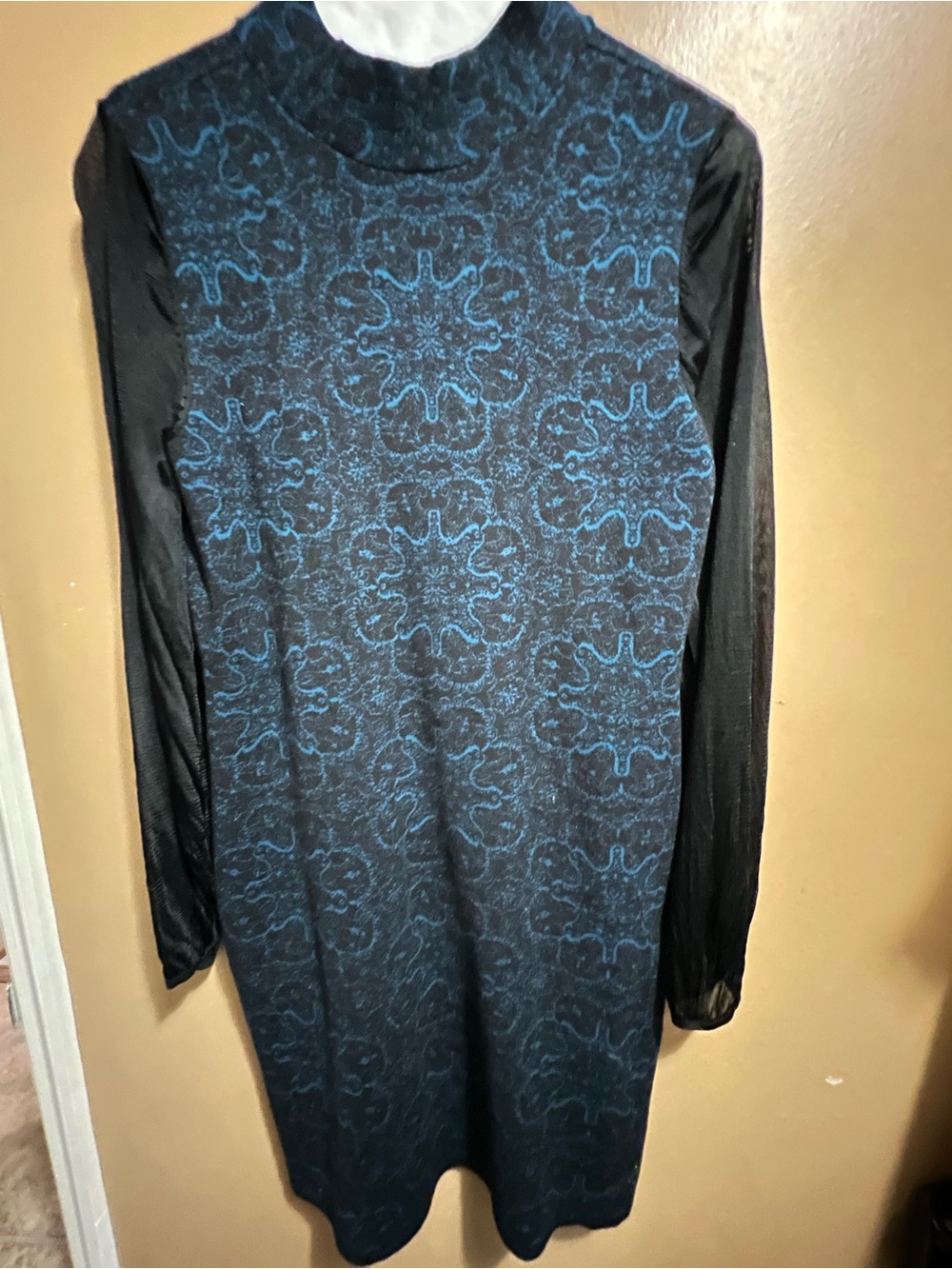 White House black market Blue Patterned Long Sleeve Shift Dress